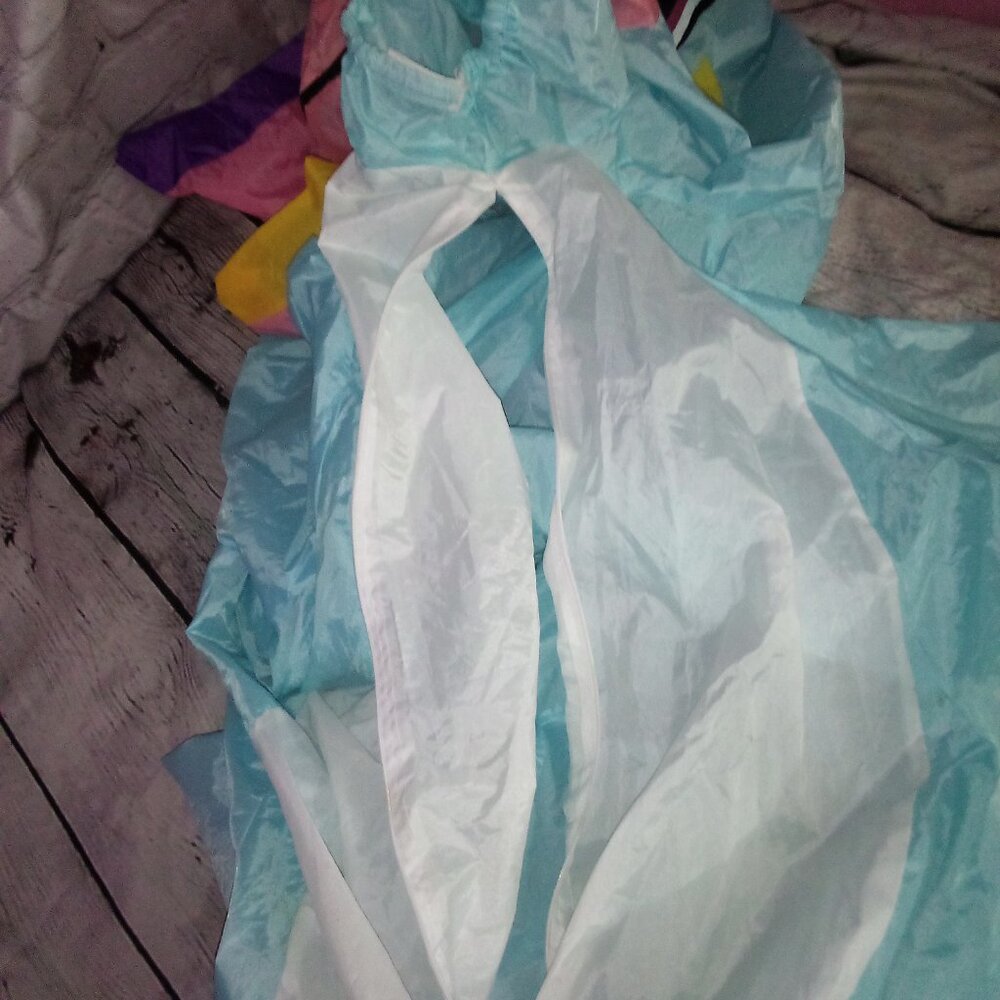 Inflatable unicorn costume Blue size 7 -10 yrs (no box) - Picture 7 of 9